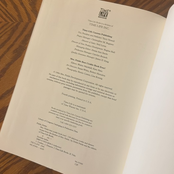 Mrs. Fields Best Cookie Book Ever!: 130 Delicious Cookie and Dessert Recipes - Picture 6 of 9